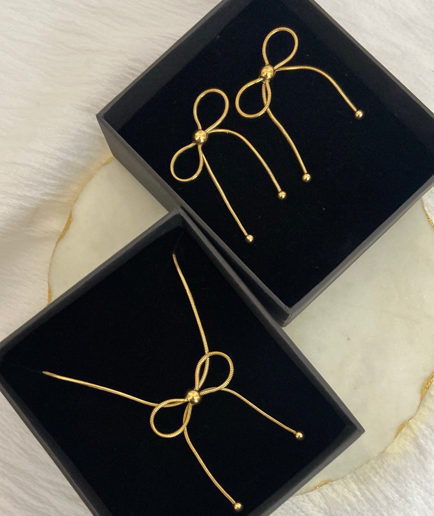 Ribbon Tie Gold Toned Neckalce with Earring | Anti Tarnished